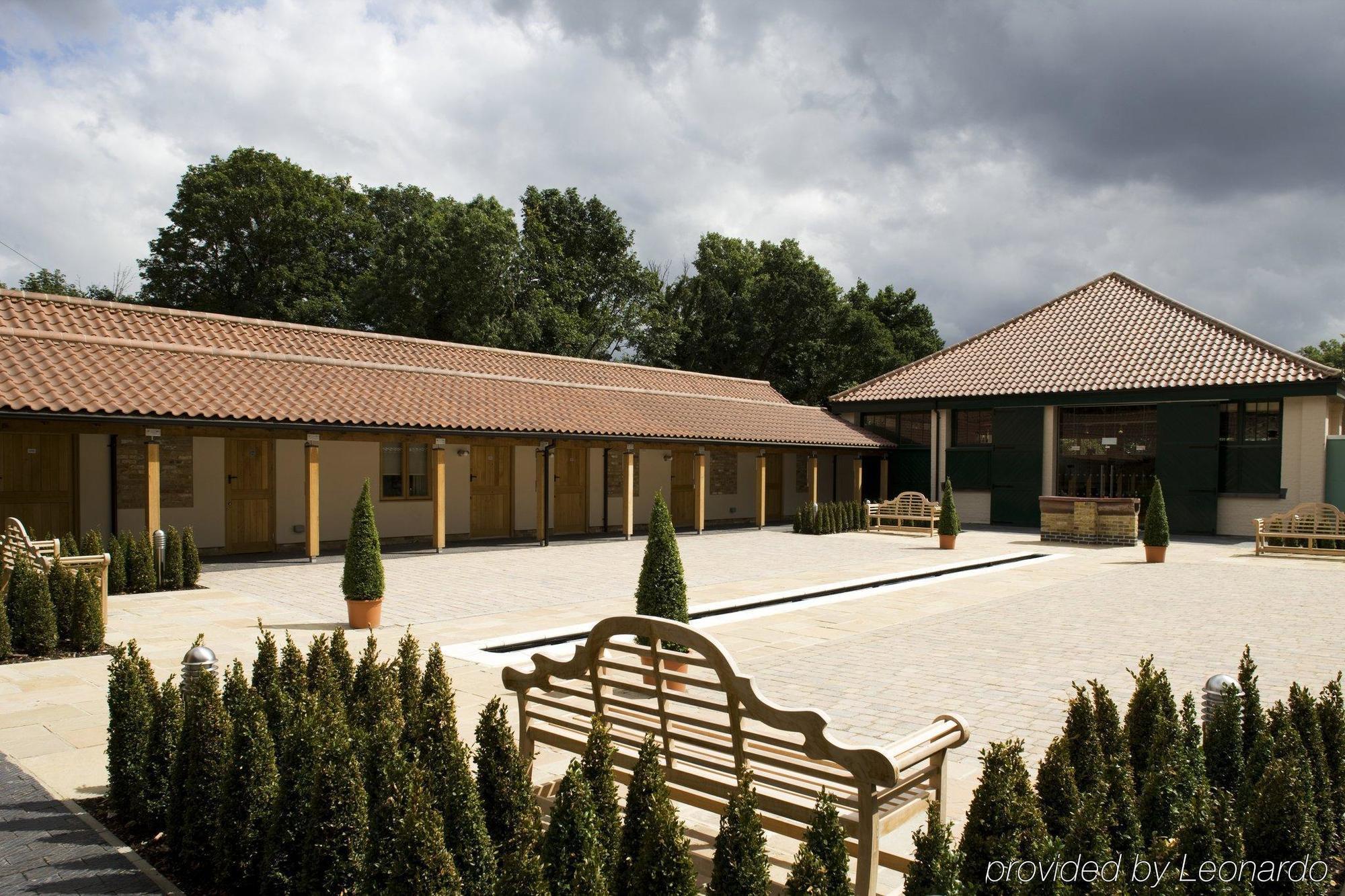 Hotel Theobalds Estate à Waltham Cross Extérieur photo
